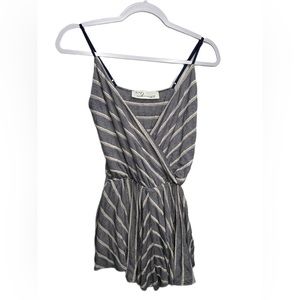 VINTAGE HAVANA Women's Sleeveless Romper Size Small Blue and White Summer Romper